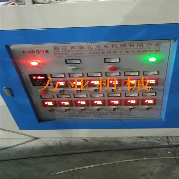 FTPE-1800型單機(jī)頭聚乙烯氣泡膜機(jī)